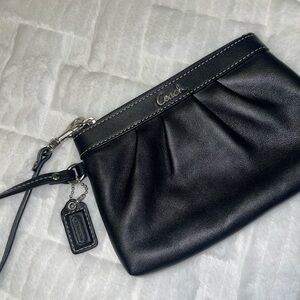 NWOT Coach Black Pleated Leather Wristlet